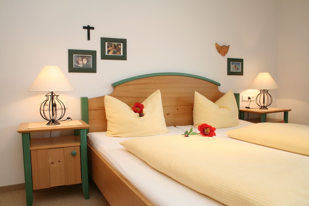 Comfort Condo, 1 Bedroom, Terrace, Mountain View (01 | landLIEBE) photo 2
