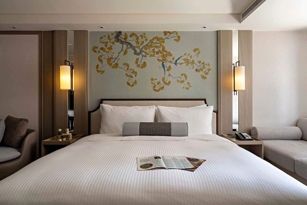 Executive Room, City View