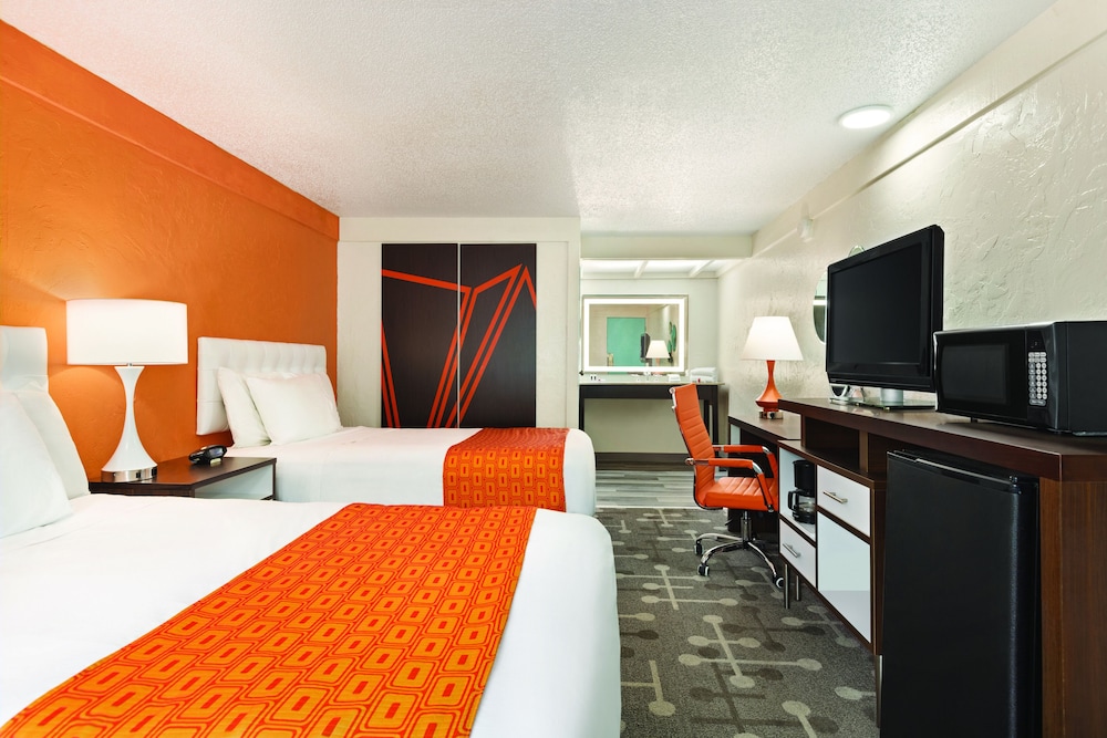 Deluxe Double Room, 2 Double Beds - Photo 7
