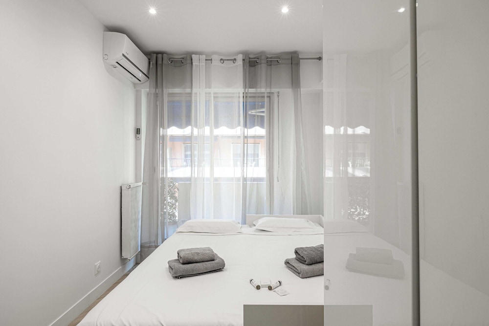 Apartment photo 2