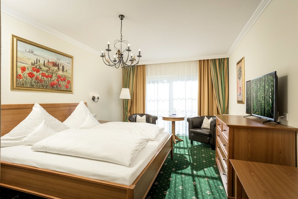Deluxe Double Room photo 2