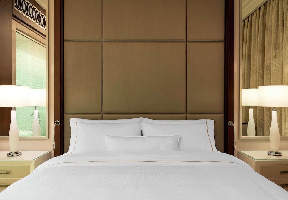 Deluxe Room, 1 King Bed