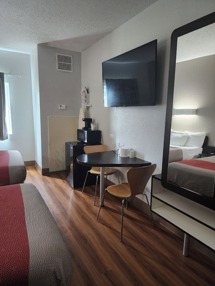 Standard Room, 2 Double Beds, Non Smoking, Kitchenette