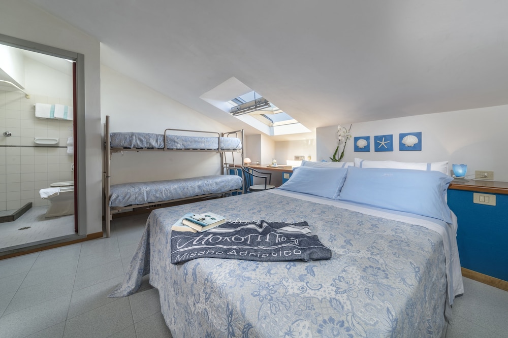Family Quadruple Room photo 1
