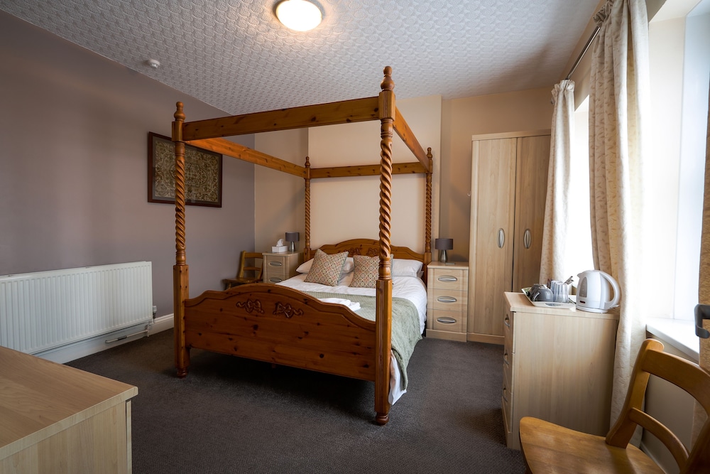 Double Room, Ensuite (King Four Poster) photo 3