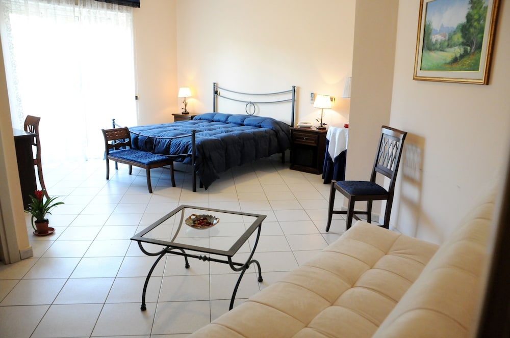 Classic Quadruple Room - Photo 1