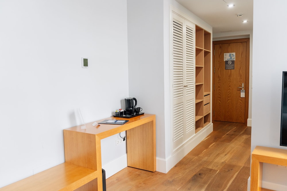 Premium Room - Photo 33