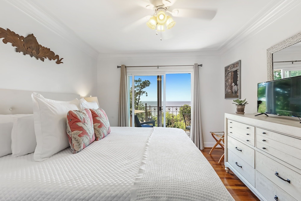 Magnolia Luxury Suite, 1 King Bed, Pets Allowed, Bay View photo 2