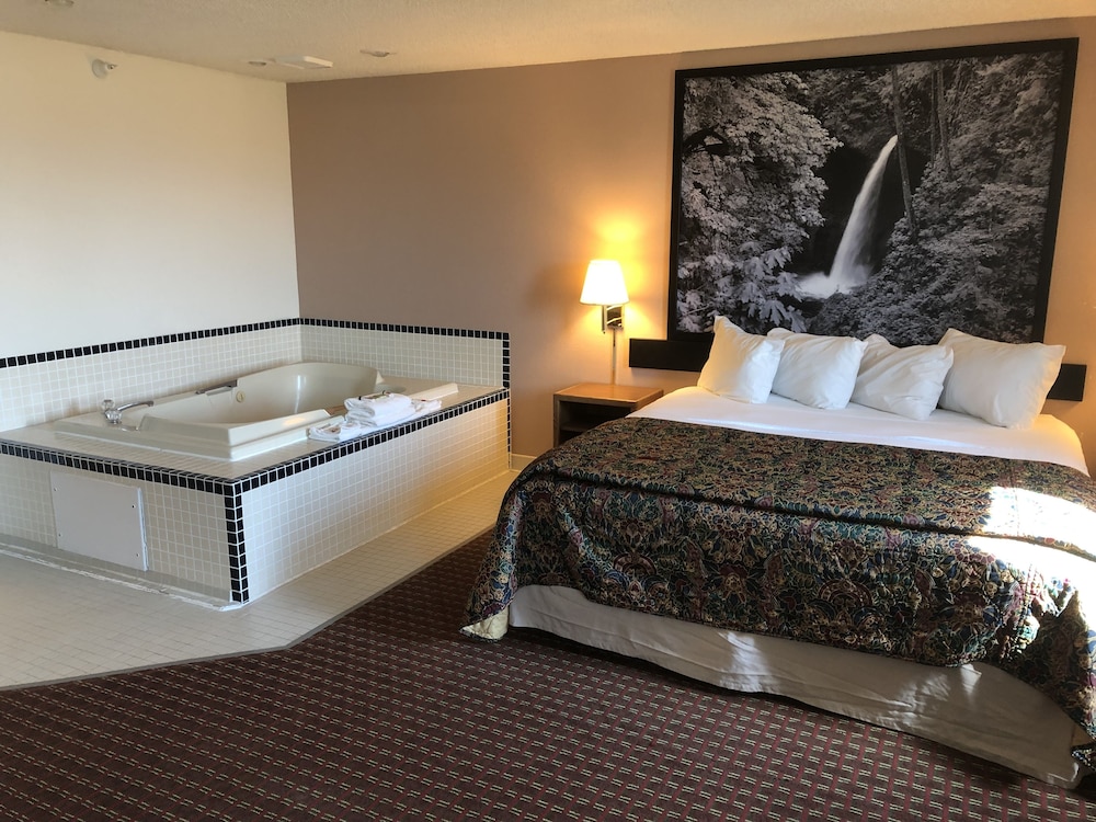 Deluxe Studio Suite, 1 King Bed, Non Smoking - Photo 6