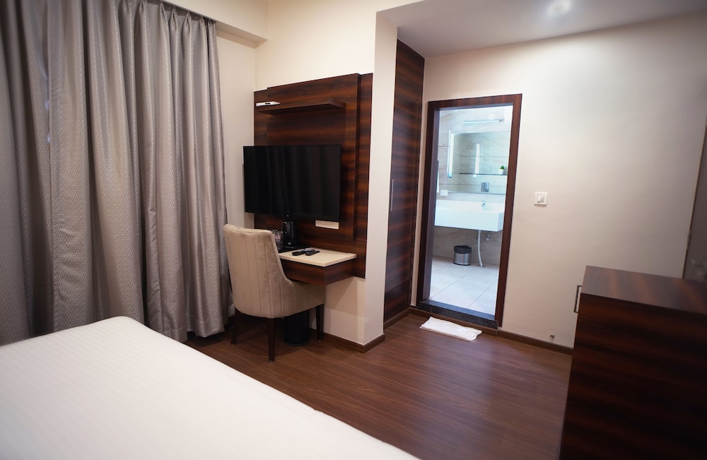 Apartment photo 2