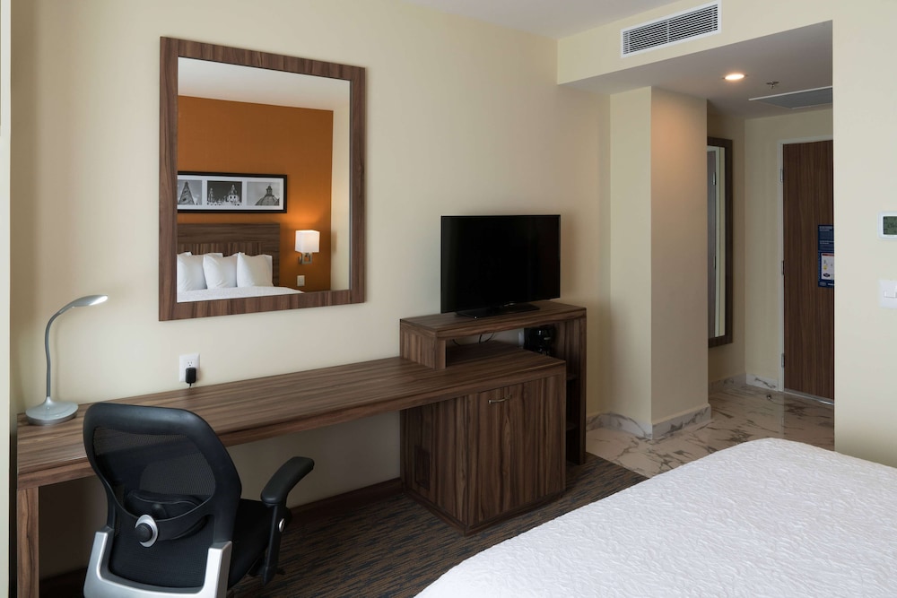Room, 1 Queen Bed, Non Smoking, Refrigerator