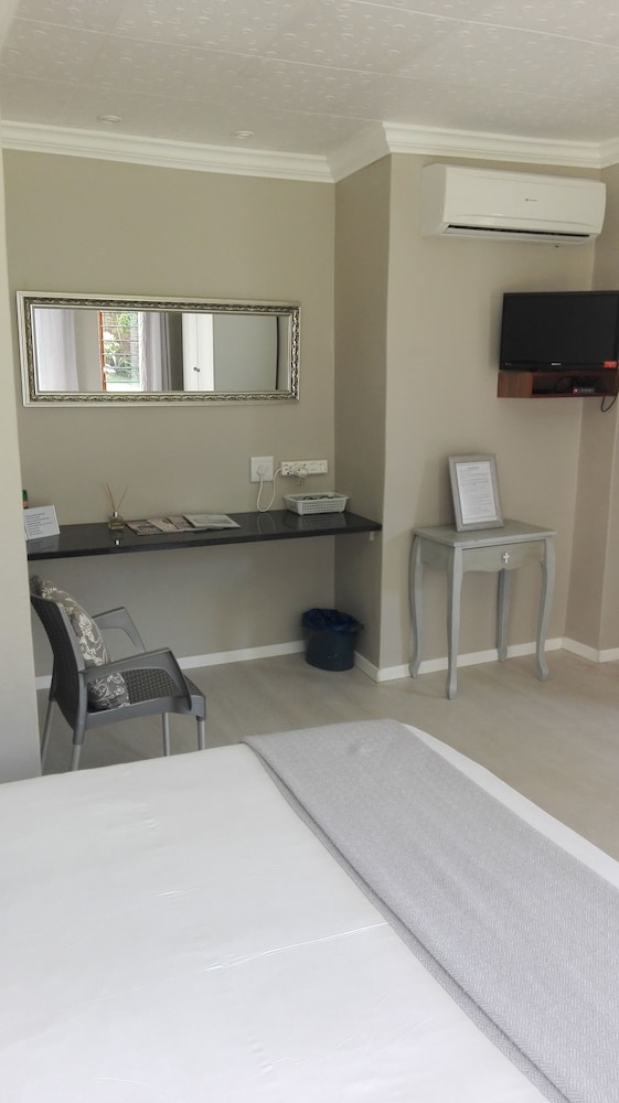 Room (9) photo 3