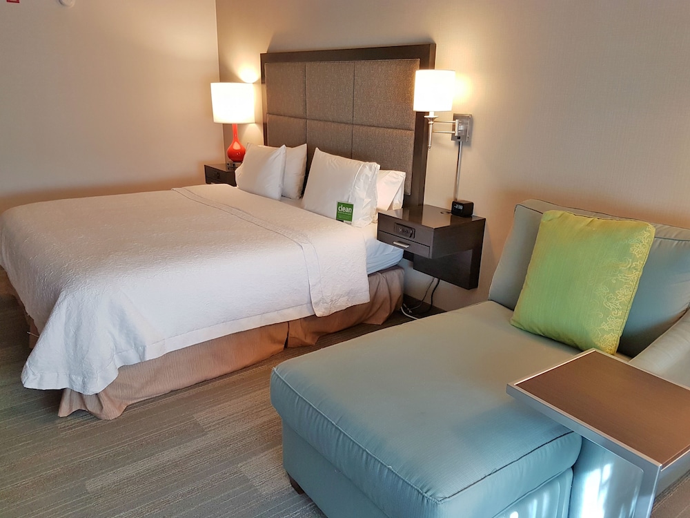 Standard Room, 1 King Bed, Accessible, Non Smoking - Photo 1
