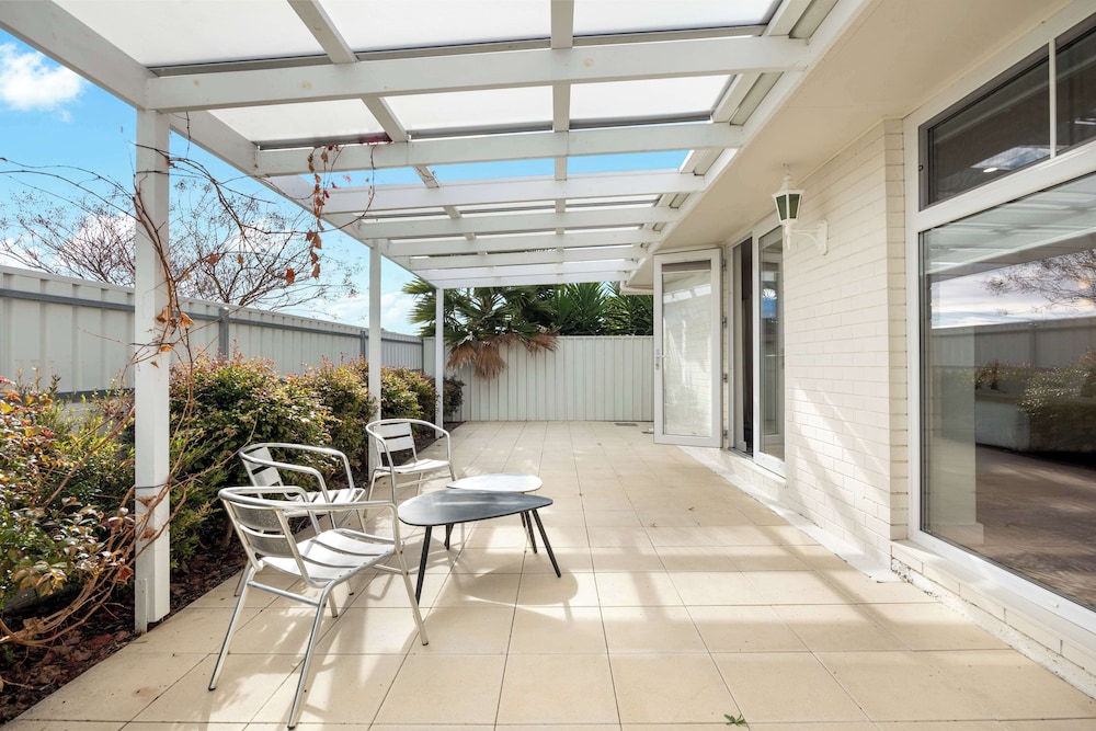 Superior Room, Multiple Beds, Kitchenette, Courtyard Area - Photo 4
