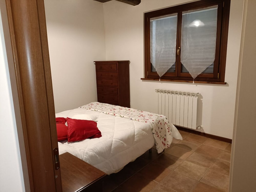 Basic Apartment photo 2