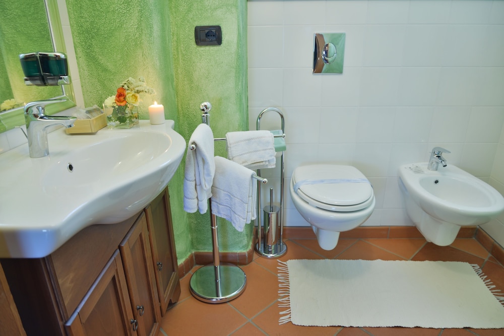Superior Studio Suite, Accessible, Balcony photo 3