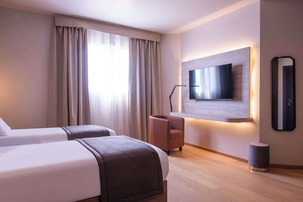 Standard Room, 2 Twin Beds - Photo 4