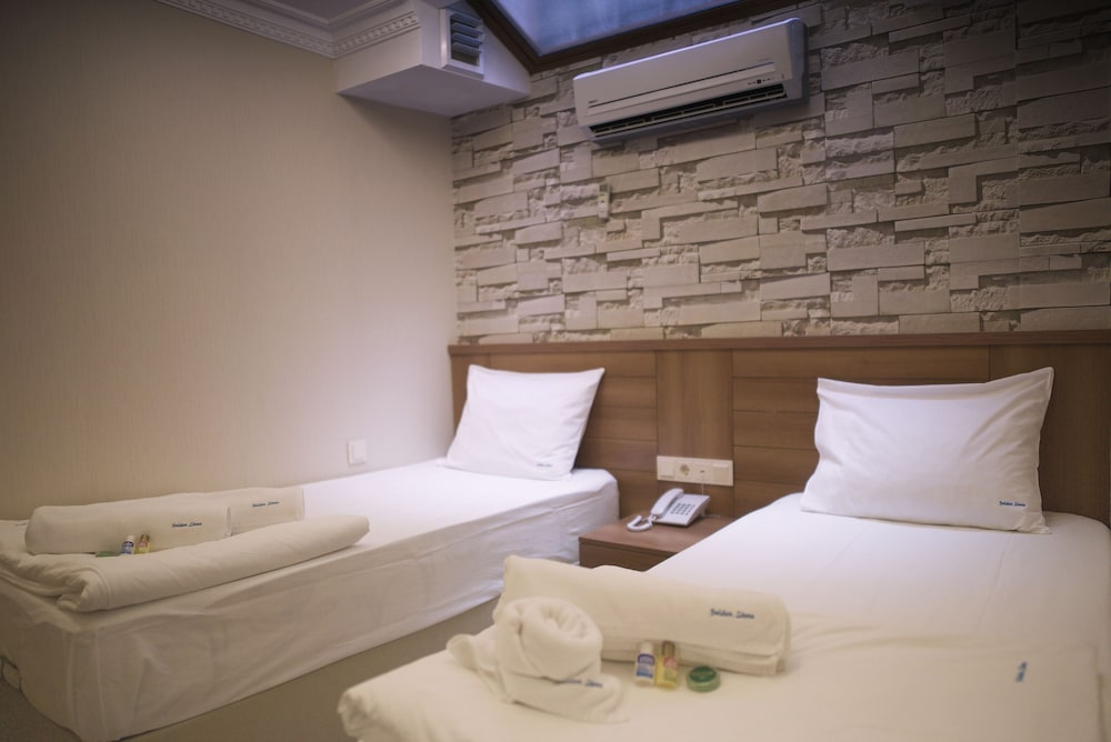 Economy Room