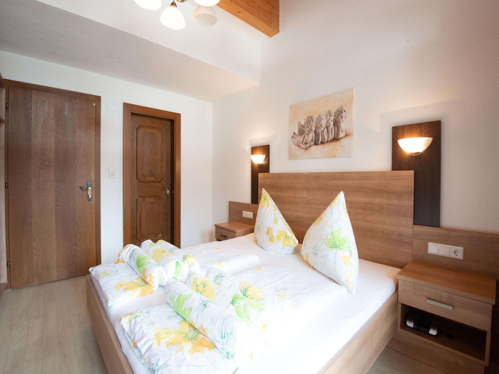 Classic Apartment, 3 Bedrooms photo 1
