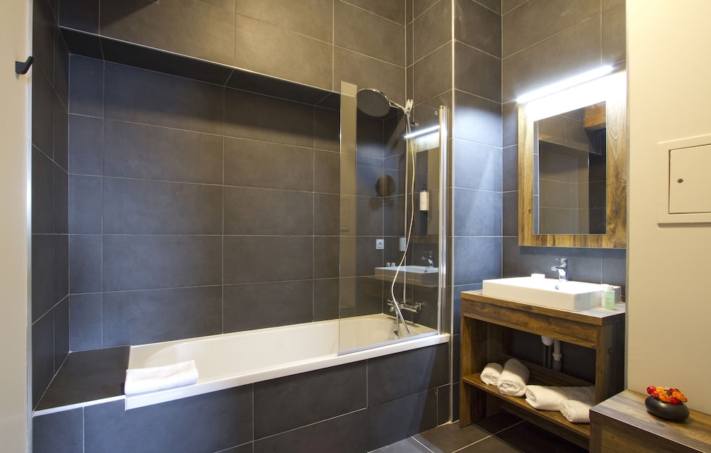 Deluxe Suite - Photo 2