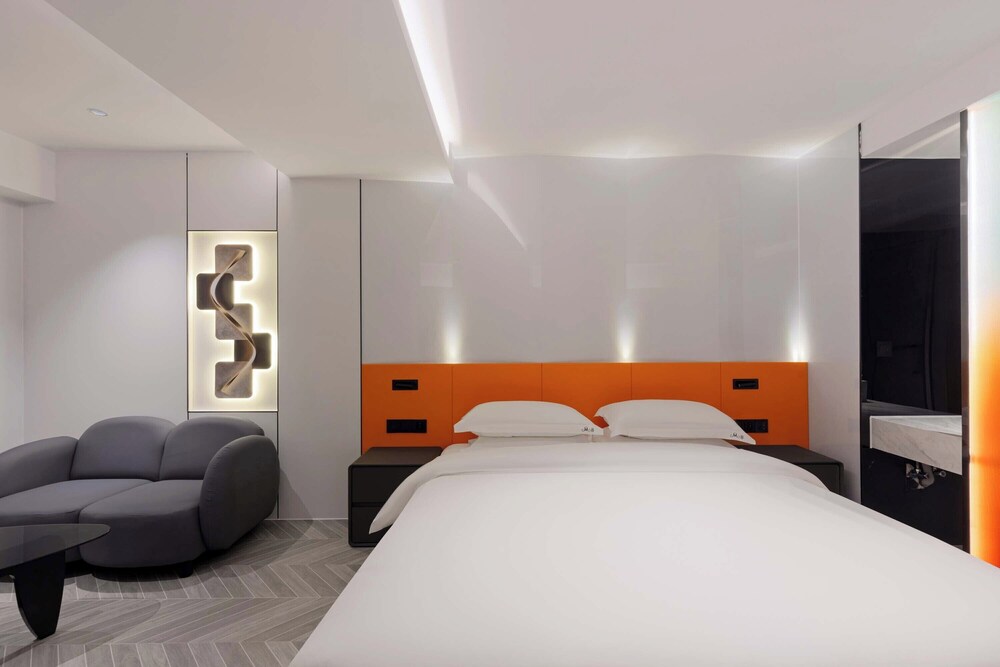 Superior Double Room, City View