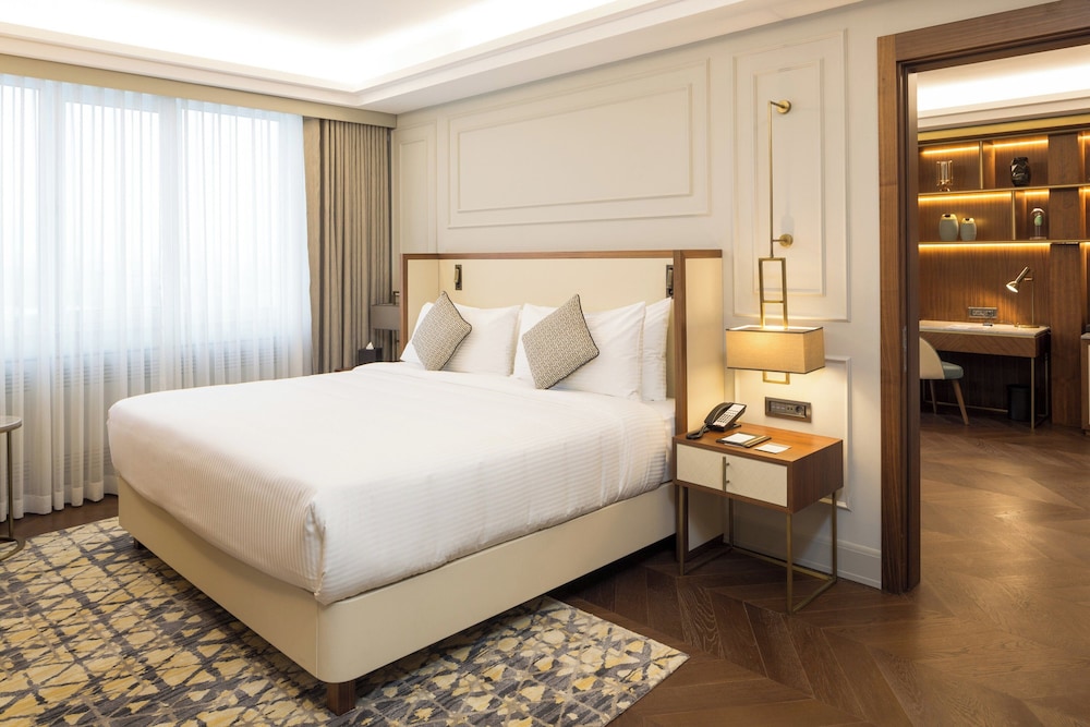 Executive Suite, 1 King Bed - Photo 3
