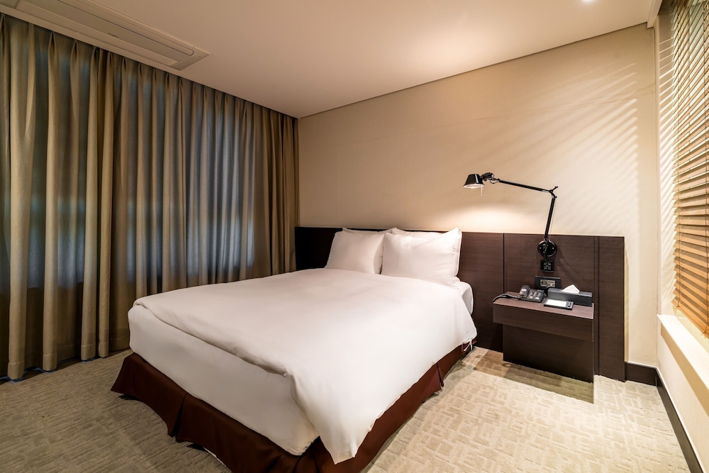Deluxe Double Room, City View