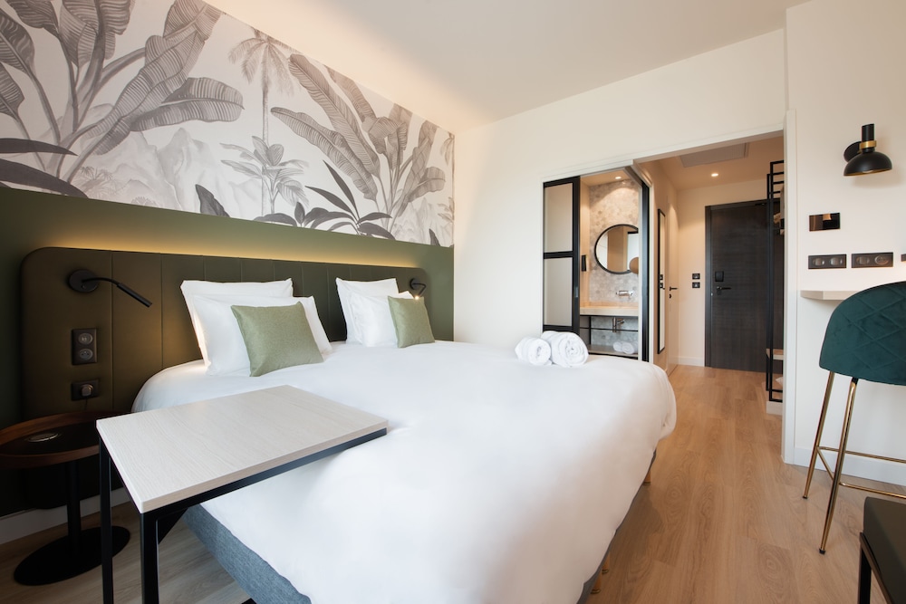 Standard Room, 2 Twin Beds - Photo 4