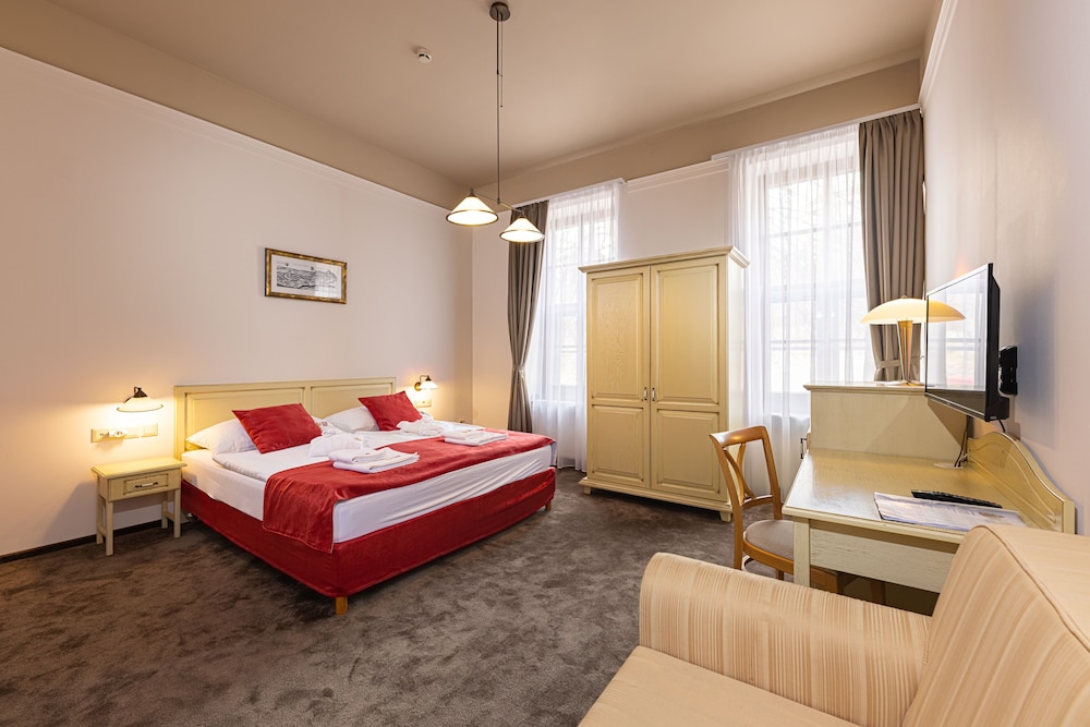 Deluxe Room, Accessible, City View photo 2