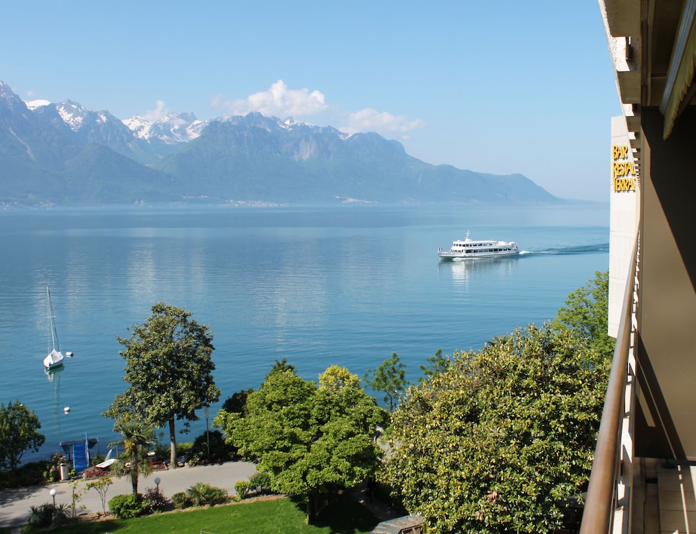 Deluxe Double or Twin Room, Balcony, Lakeside - Photo 2