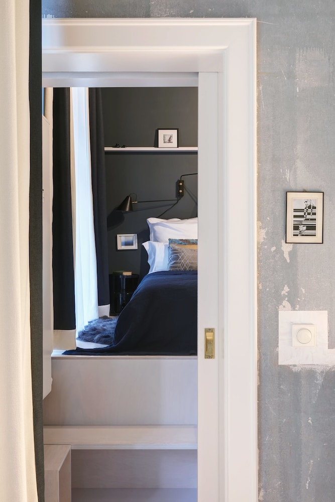 CoraB photo 3