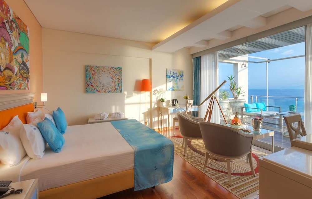 Junior Room, Sea View