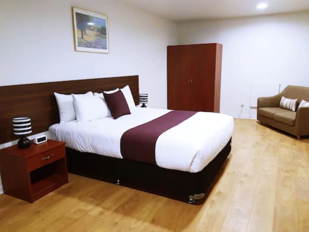 Family Room With Free Round-Trip Airport Transfer