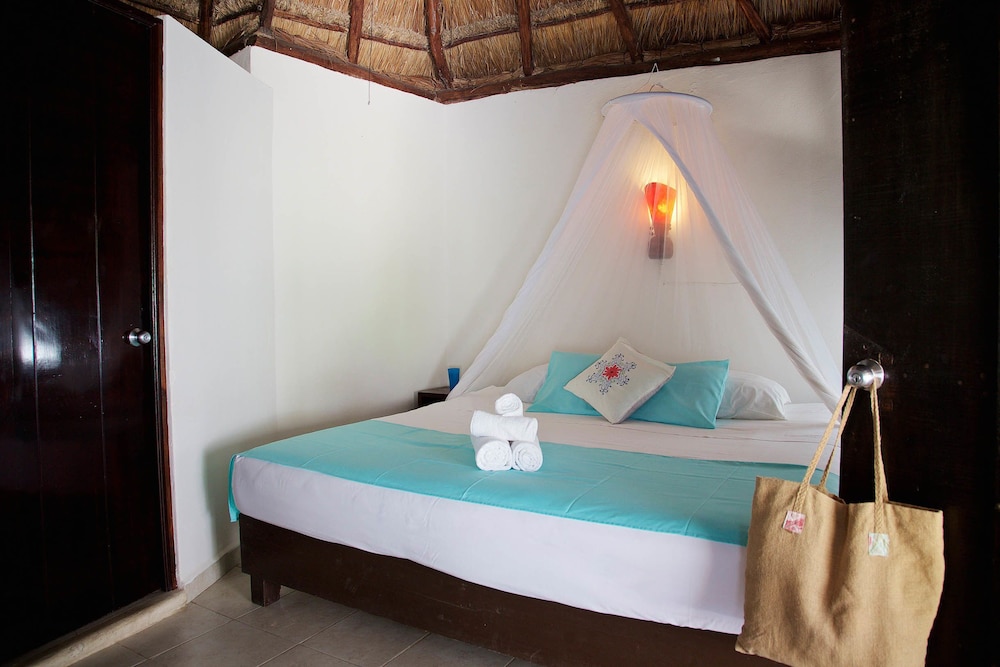 Standard Room, 1 Queen Bed, Ground Floor - Photo 1