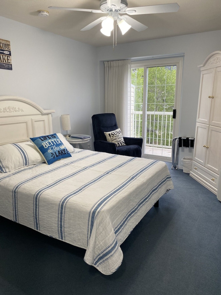 Standard Room, Balcony, Lake View photo 1