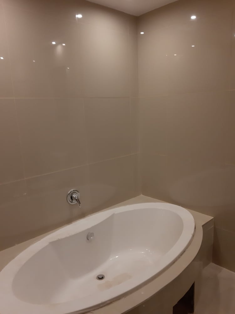 Twin Room - Photo 8