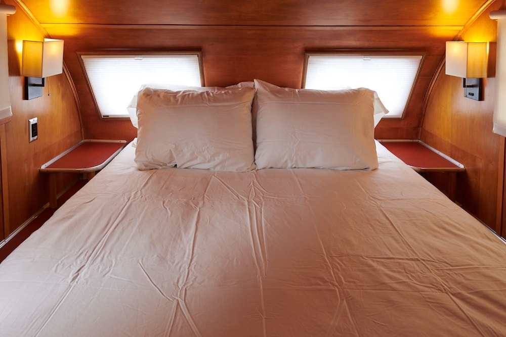 Aluminaughty - Premium Room, 1 Queen Bed with Sofabed photo 3