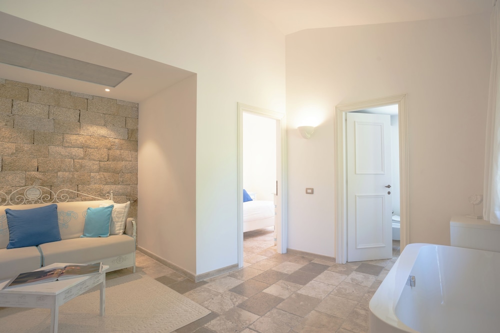 Suite - Photo 5