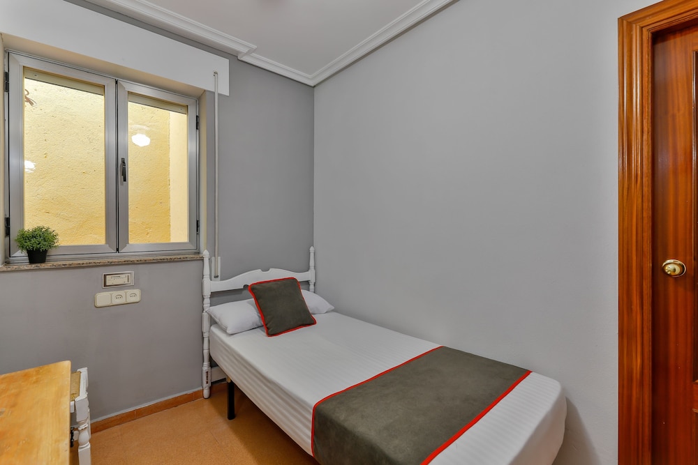 Single Room photo 2