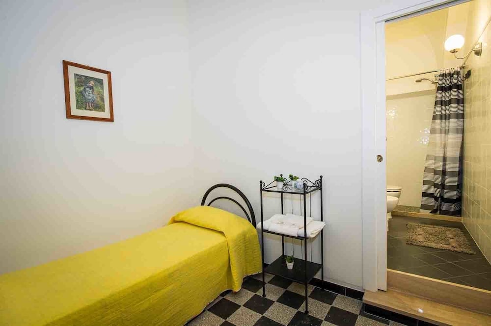 Deluxe Triple Room, 2 Bedrooms, Private Bathroom, Sea Facing photo 3