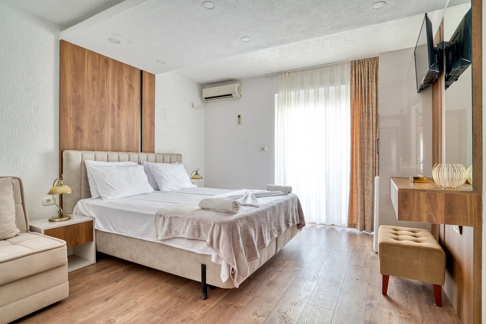 Comfort Triple Room, Balcony