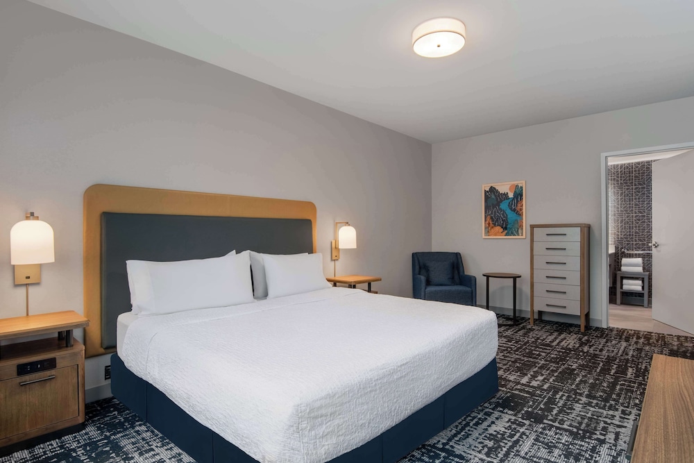 Suite, 2 Bedrooms, 2 Bathrooms - Photo 1