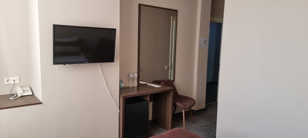 Economy Double Room photo 2