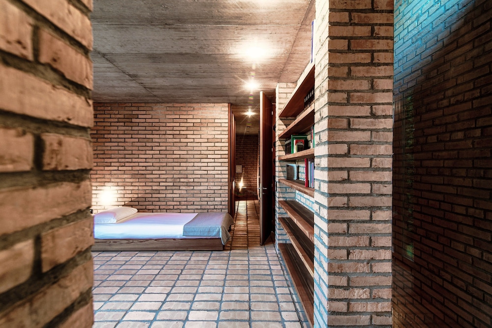 Luxury House photo 3