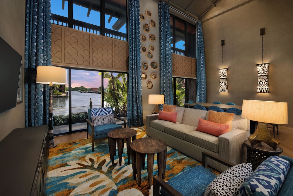 King Kamehameha Suite - Club Level photo 2