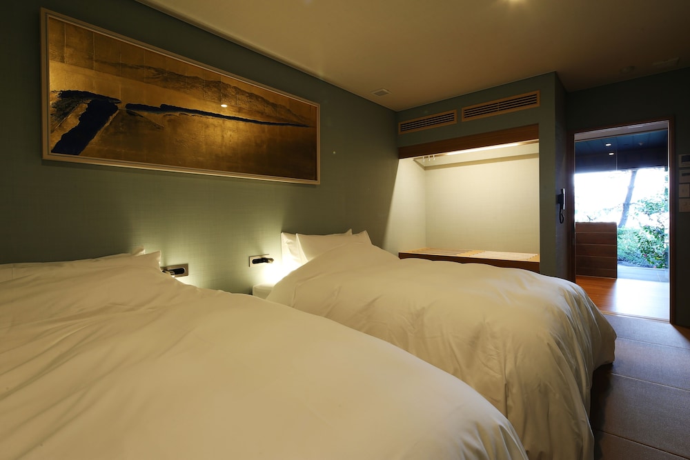 Luxury Twin Room photo 2