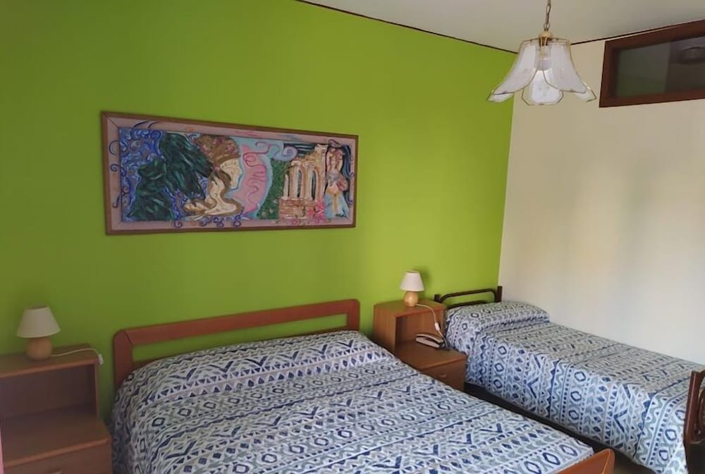 Double Room (with 1 extra bed)