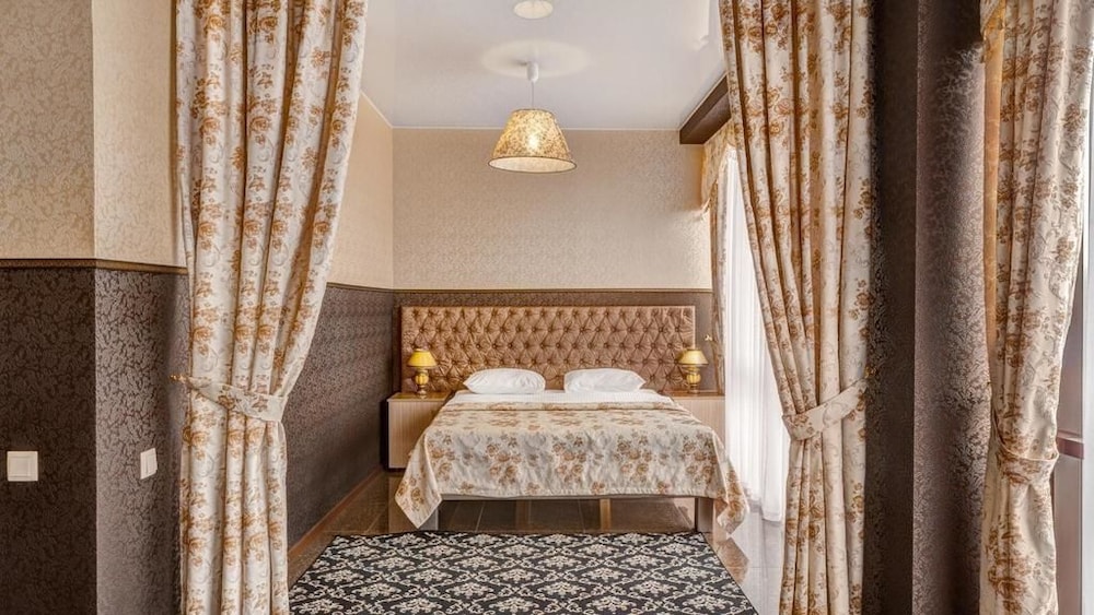 Suite, Jetted Tub