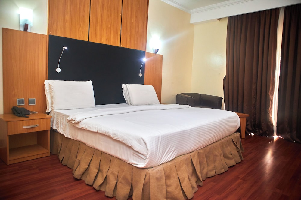 Deluxe Single Room, Balcony, Pool View