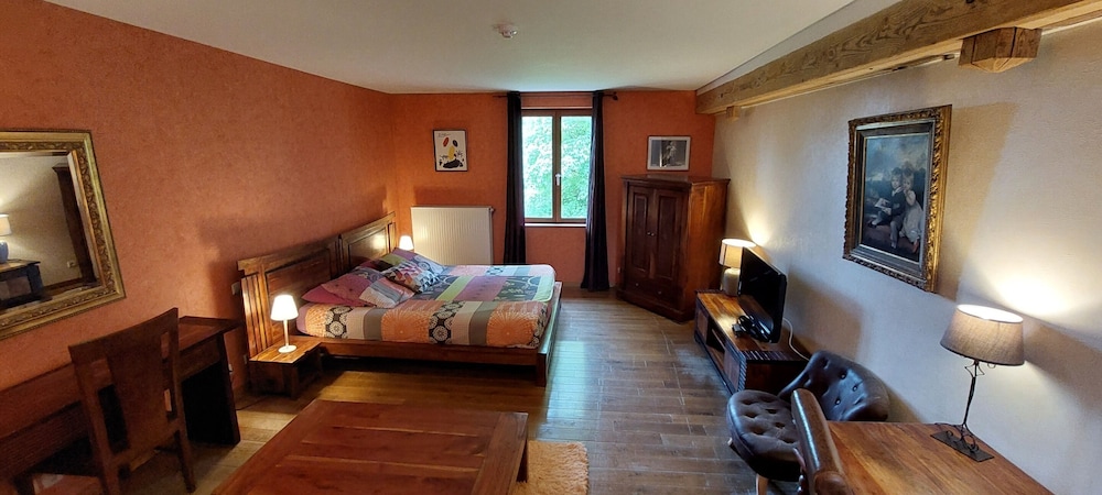 Standard Quadruple Room, Ensuite, Park View (L'Ecolière) photo 2